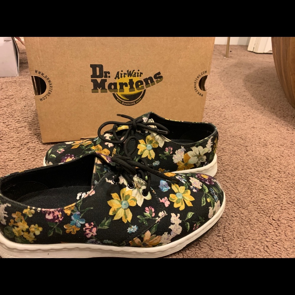 Dr. Martens (Women’s) Cavendish Darcy Floral